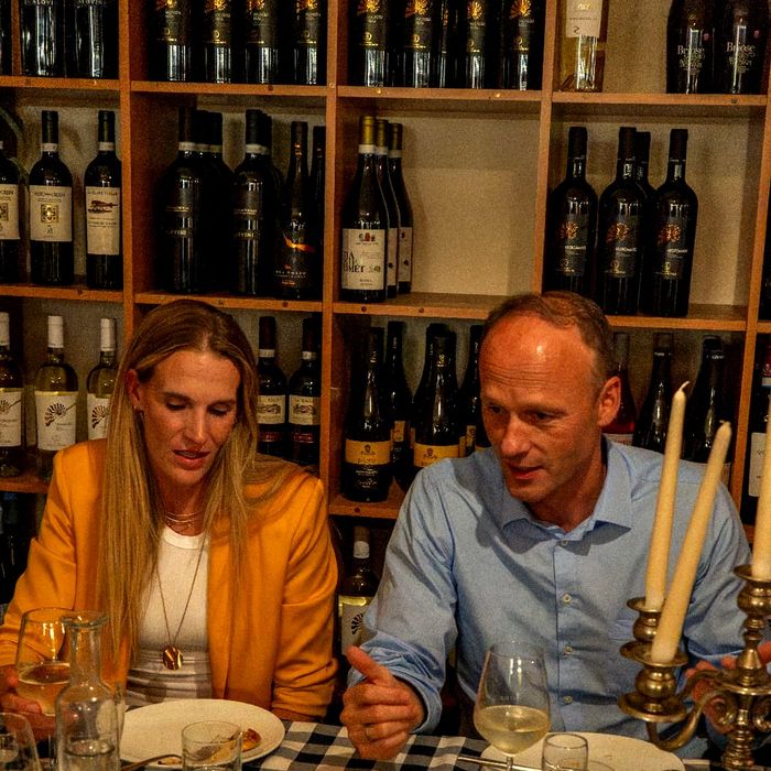 A couple at a candlelit table at Modi Berlin