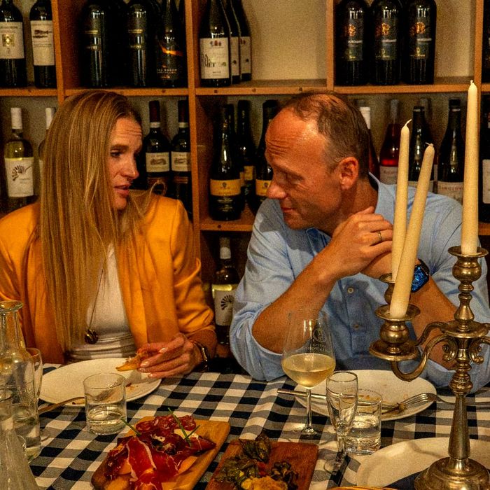A couple at dinner at Modi Berlin